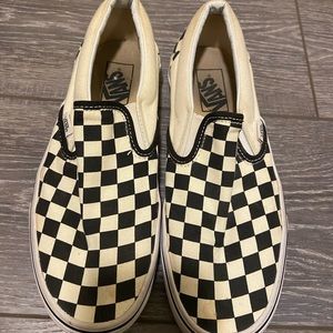 Women’s Slip on checkered Vans